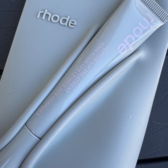 Rhode iPhone 15 Pro Max Case + Peptide Lip Treatment (Full Set) - Picture 3 of 5